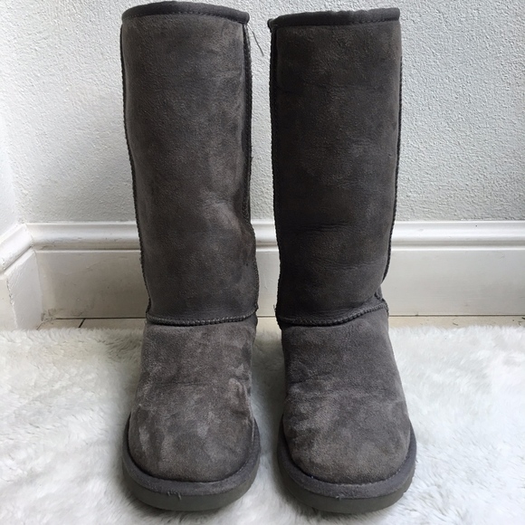 UGG Shoes - UGG #5815 Tall Classic Gray Boots Size 8